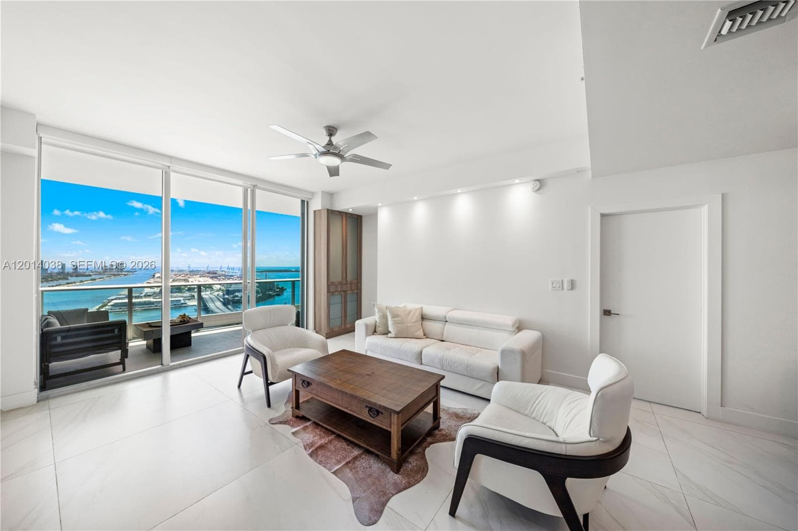 900 Biscayne Blvd # 4202, Miami FL 33132 — 30