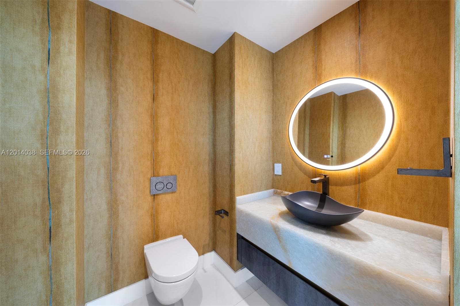 900 Biscayne Blvd # 4202, Miami FL 33132 — 34