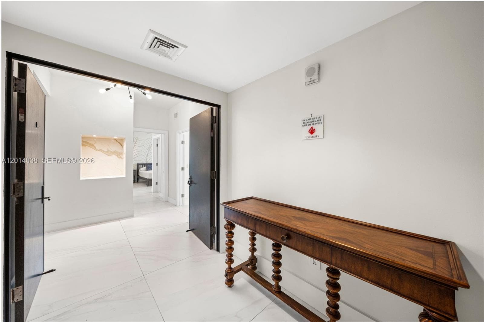 900 Biscayne Blvd # 4202, Miami FL 33132 — 50