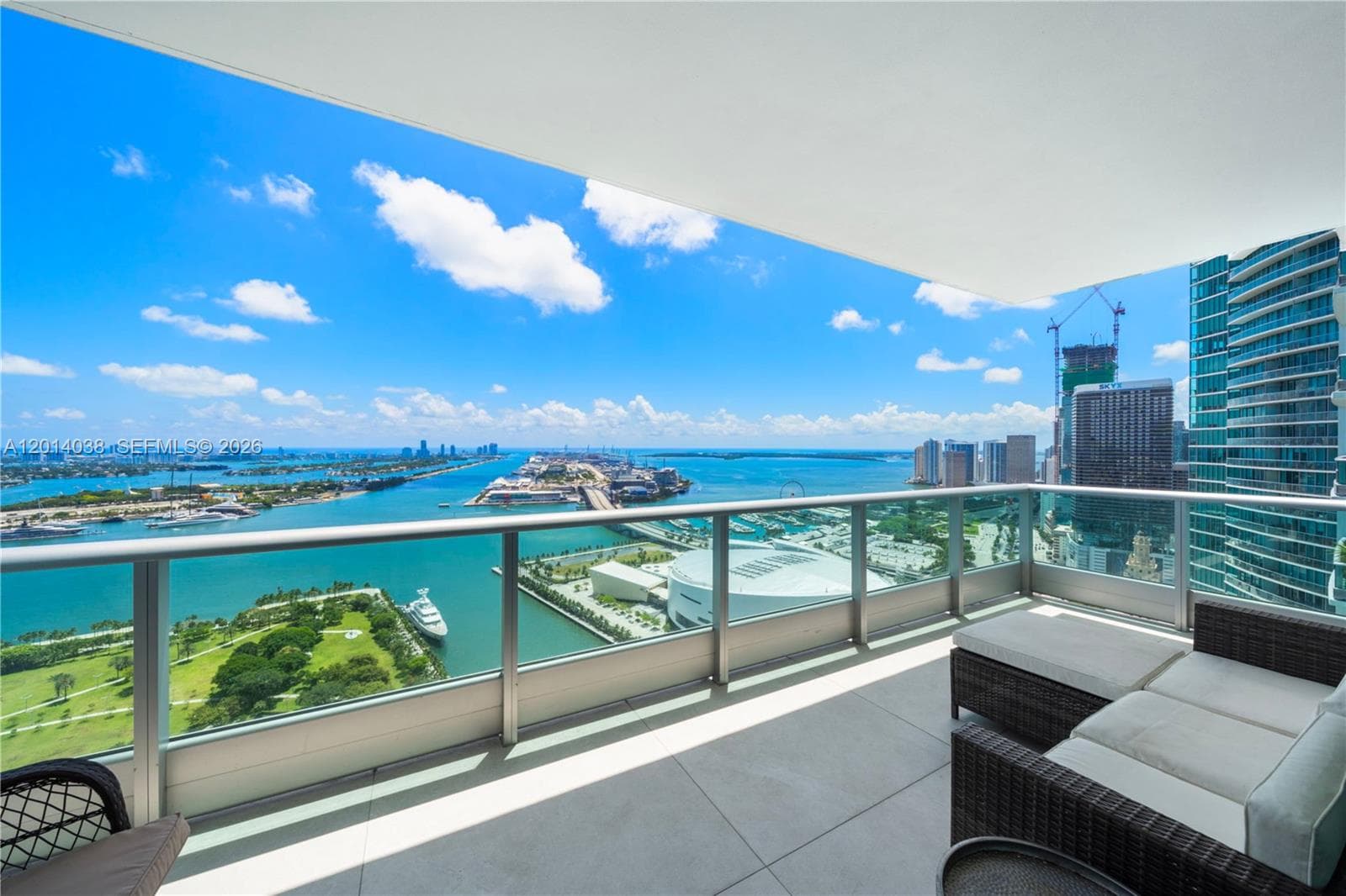 900 Biscayne Blvd # 4202, Miami FL 33132 — 4