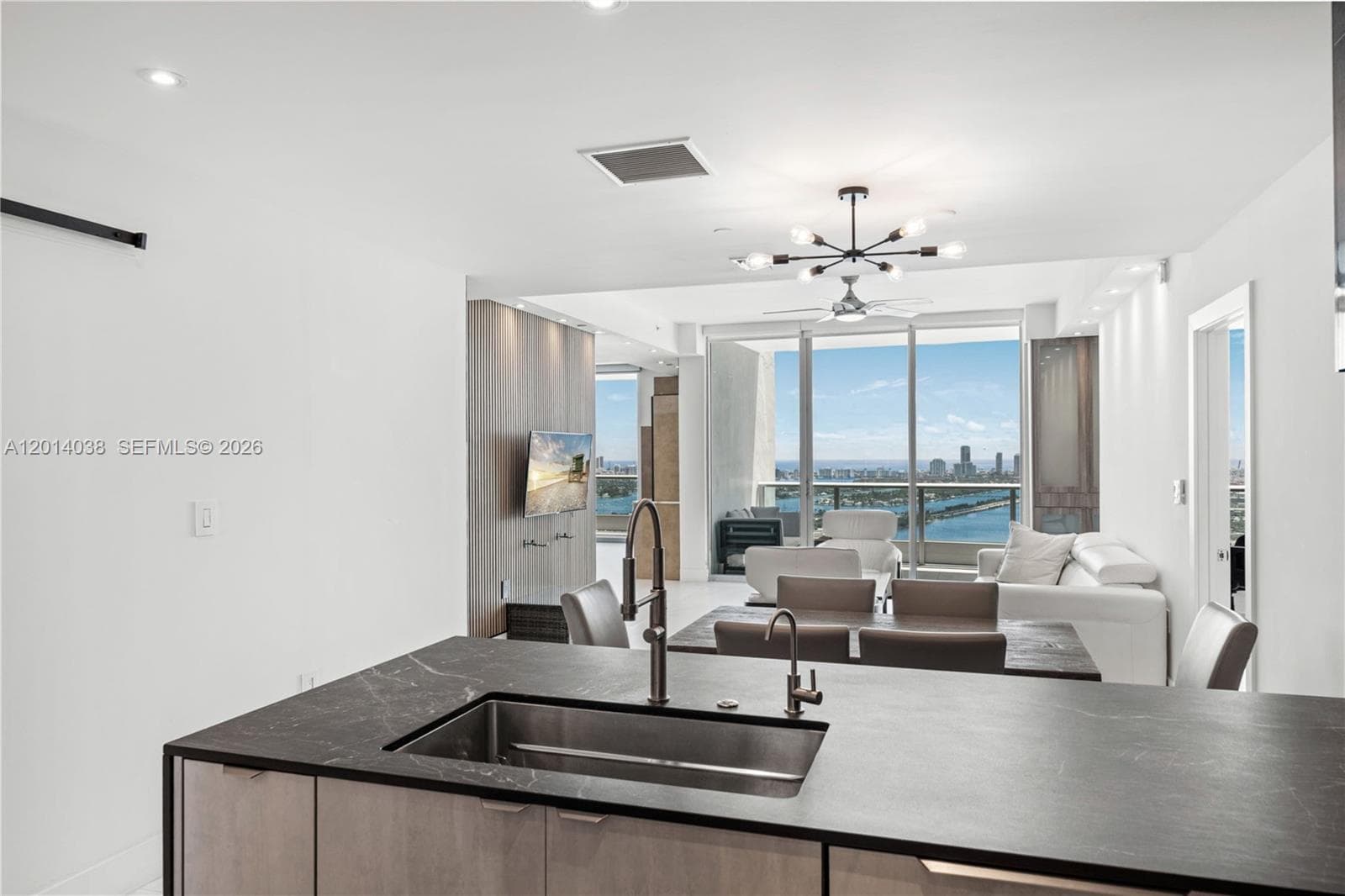 900 Biscayne Blvd # 4202, Miami FL 33132 — 25