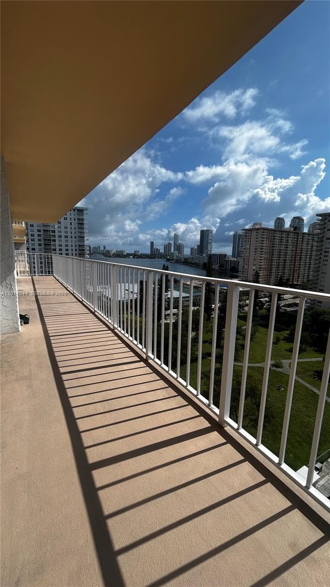 290 174 ST # 1519, Sunny Isles Beach FL 33160 — 3