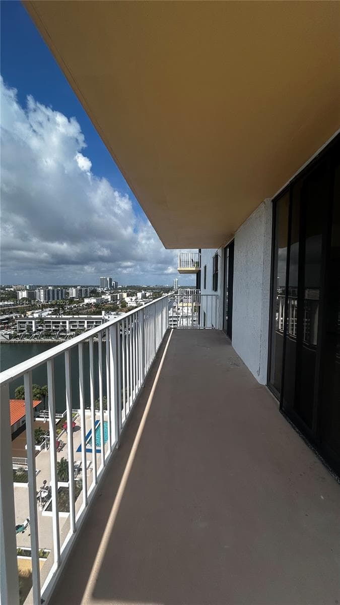 290 174 ST # 1519, Sunny Isles Beach FL 33160 — 4