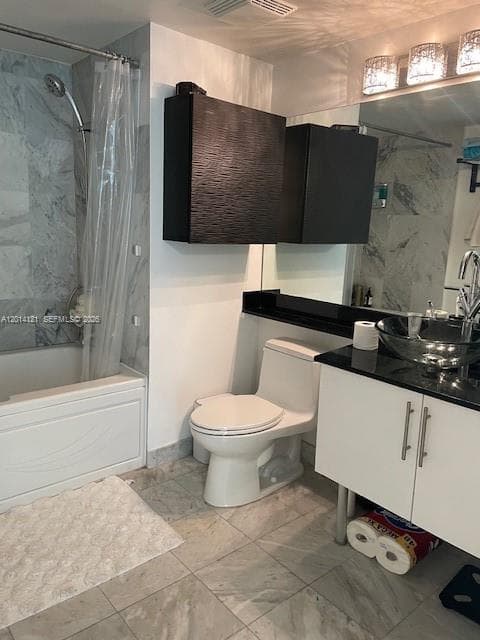31 SE 5th St # 303, Miami FL 33131 — 23