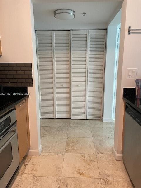 31 SE 5th St # 303, Miami FL 33131 — 17