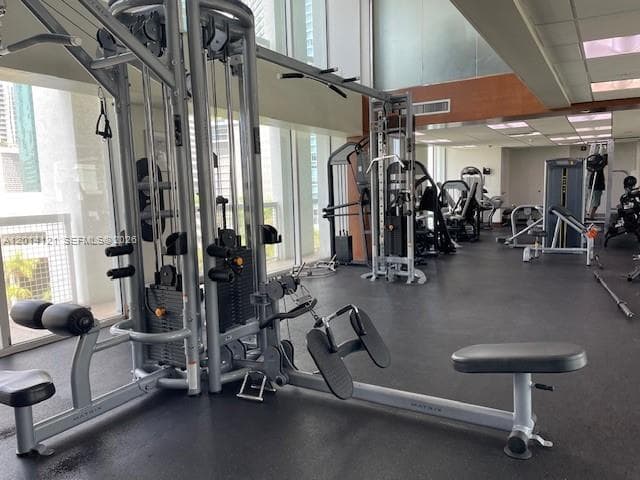 31 SE 5th St # 303, Miami FL 33131 — 34