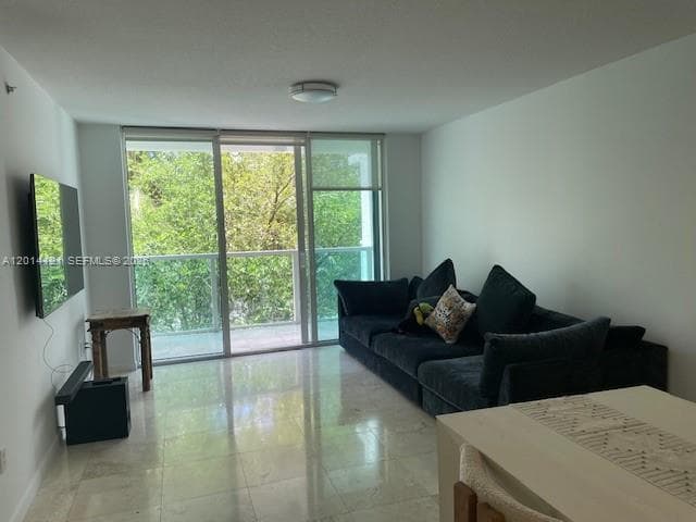 31 SE 5th St # 303, Miami FL 33131 — 14