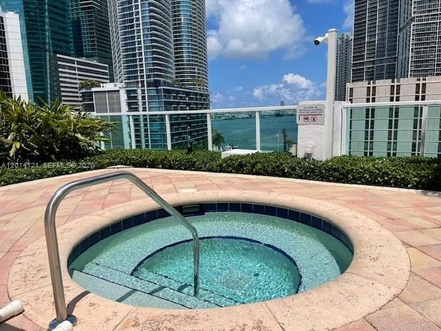 31 SE 5th St # 303, Miami FL 33131 — 11