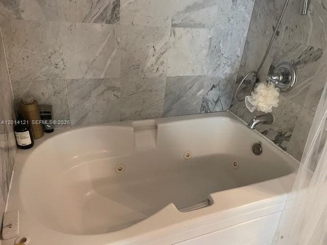 31 SE 5th St # 303, Miami FL 33131 — 25