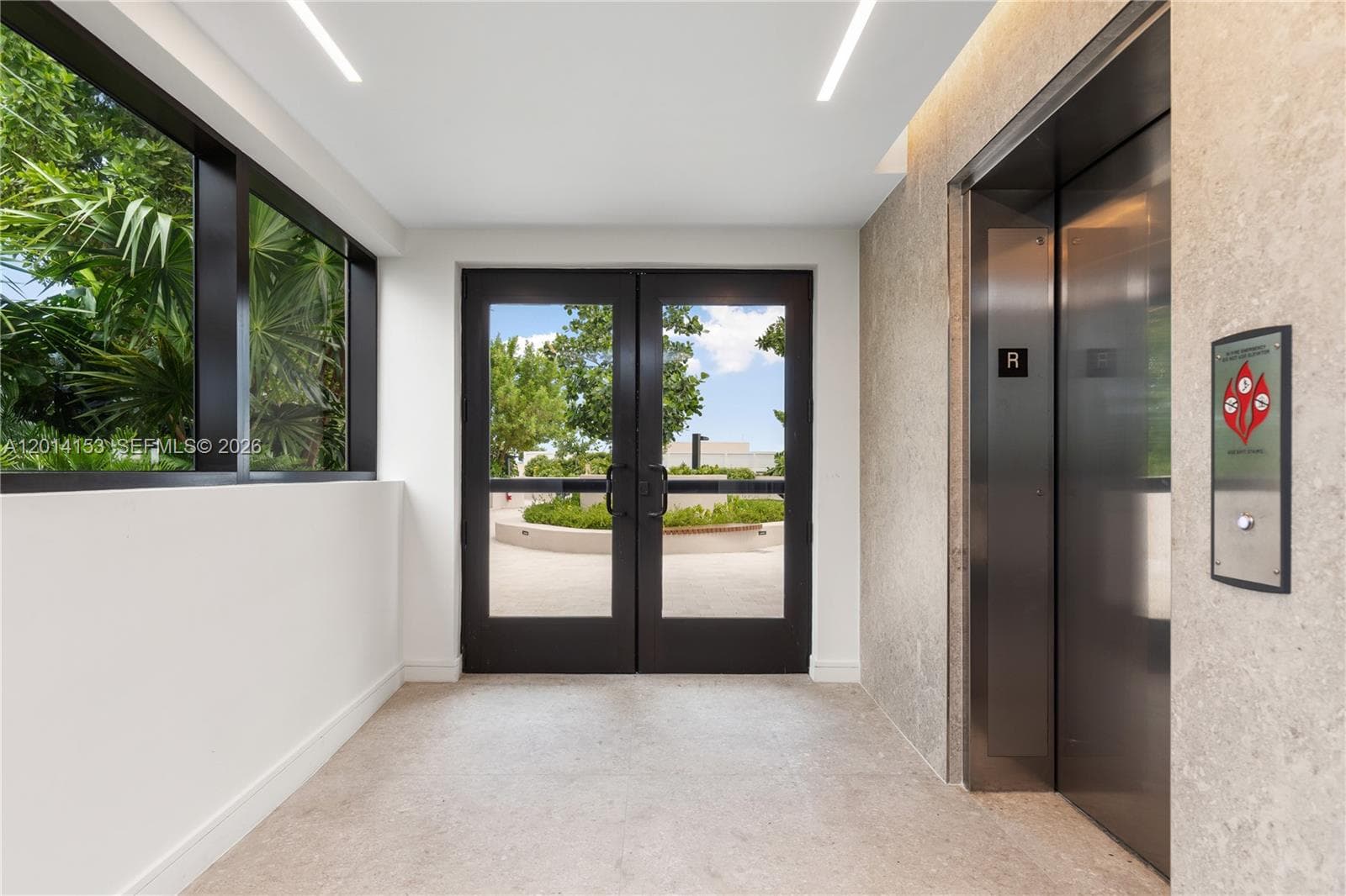 3034 Oak Ave # 208, Miami FL 33133 — 33
