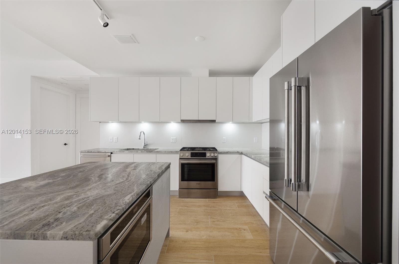 3034 Oak Ave # 208, Miami FL 33133 — 60