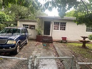215 NW 117th St, Miami FL 33168 — 1