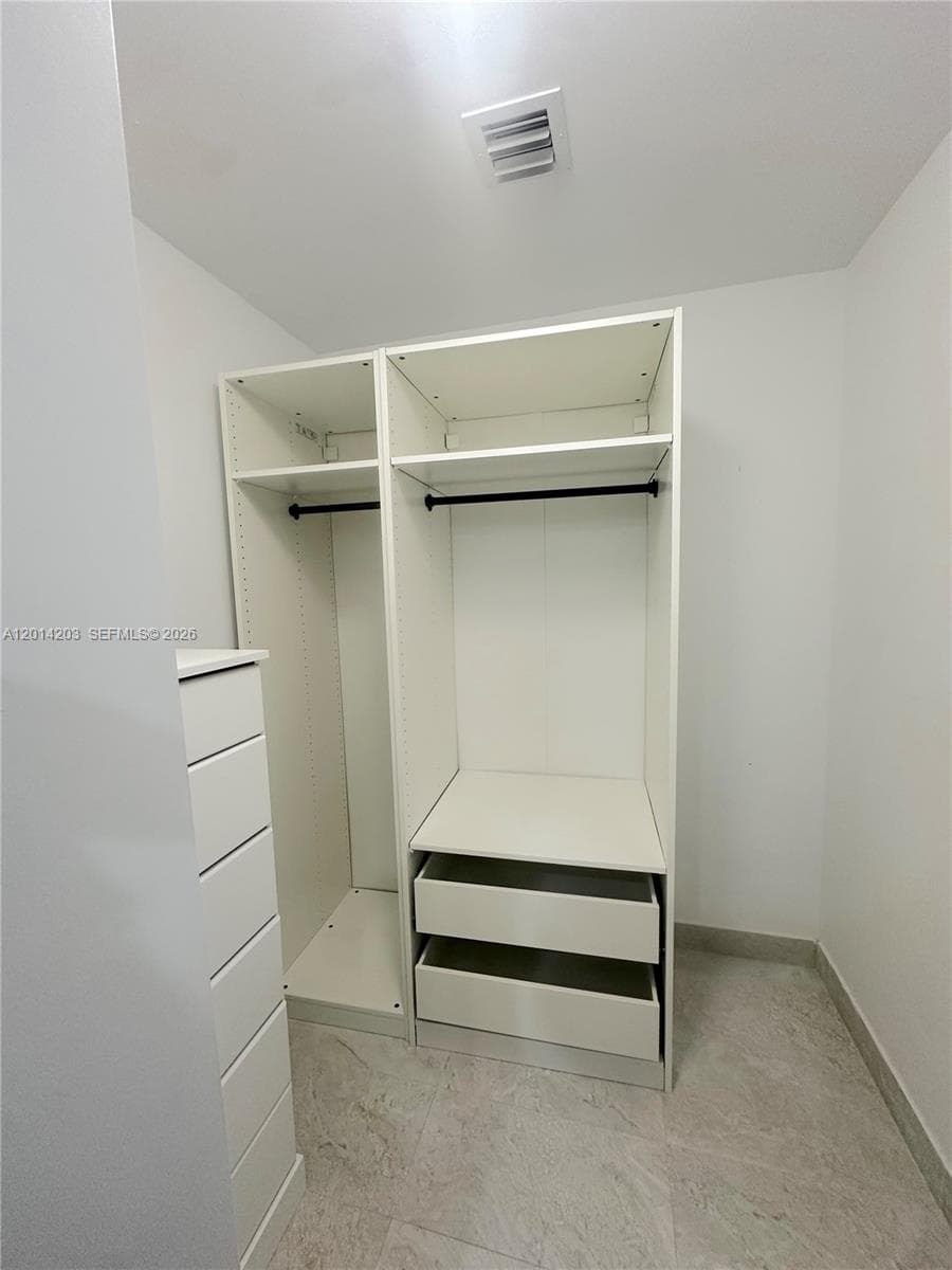 488 NE 18th St # 2502, Miami FL 33132 — 10
