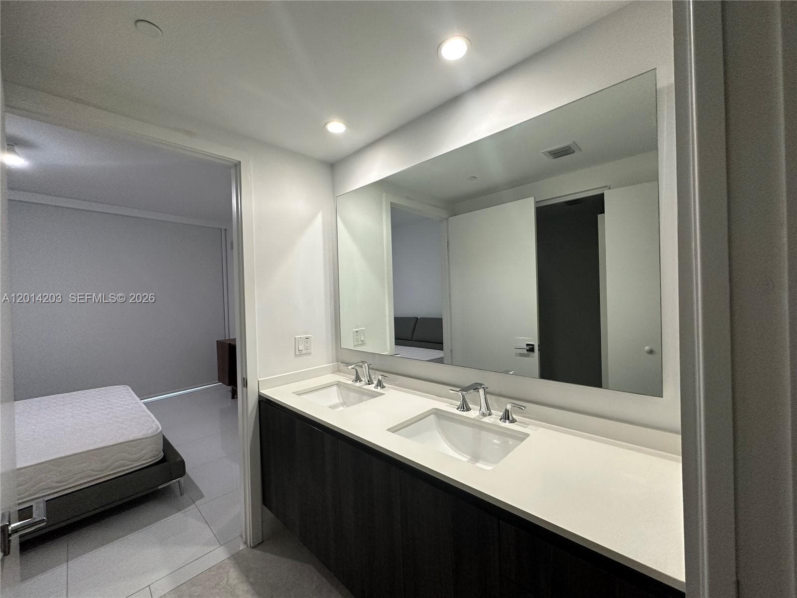 488 NE 18th St # 2502, Miami FL 33132 — 8
