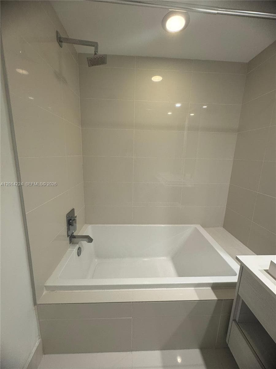 45 SW 9th St # 1104, Miami FL 33130 — 7