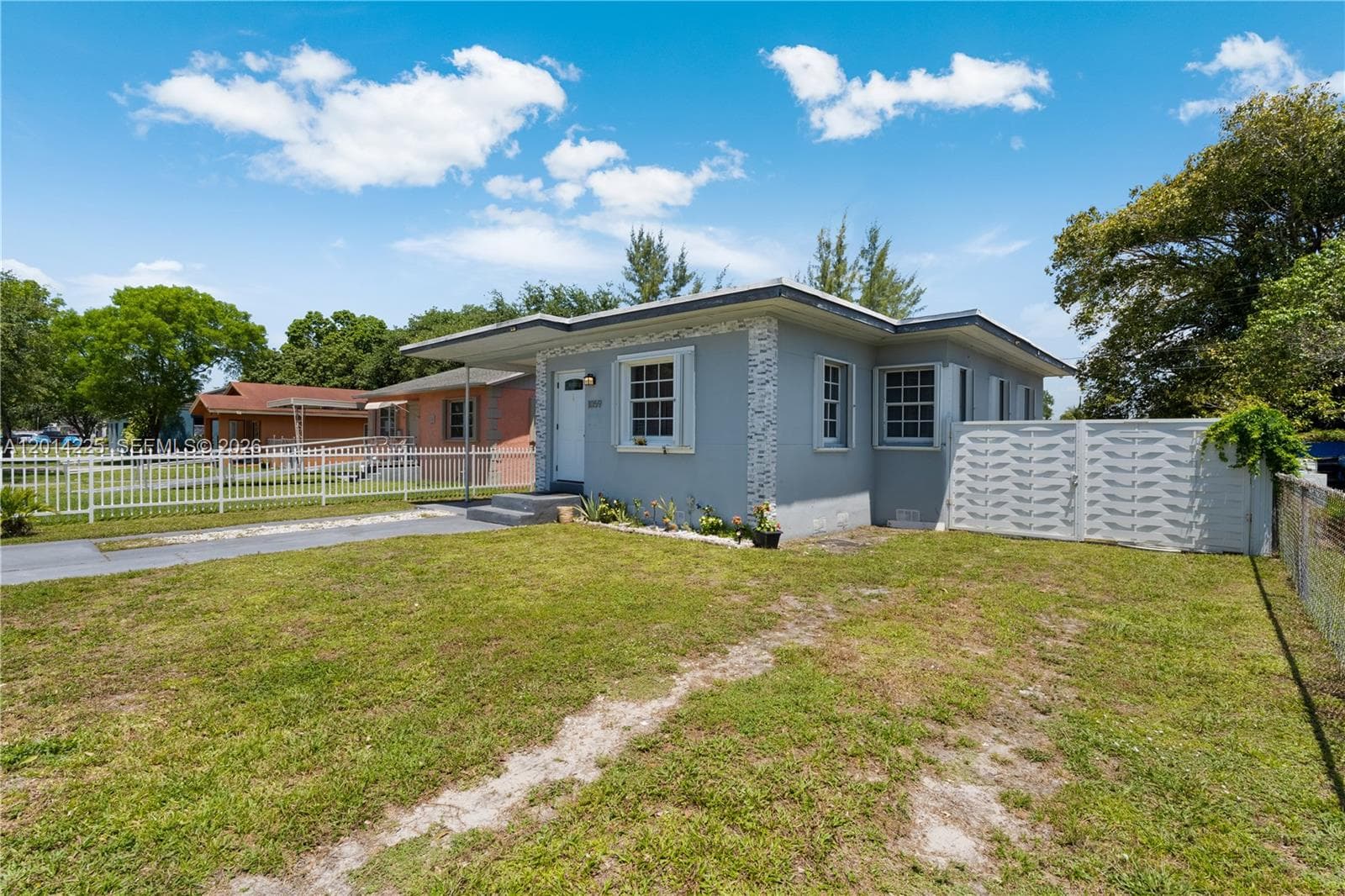1059 NW 77th St, Miami FL 33150 — 1