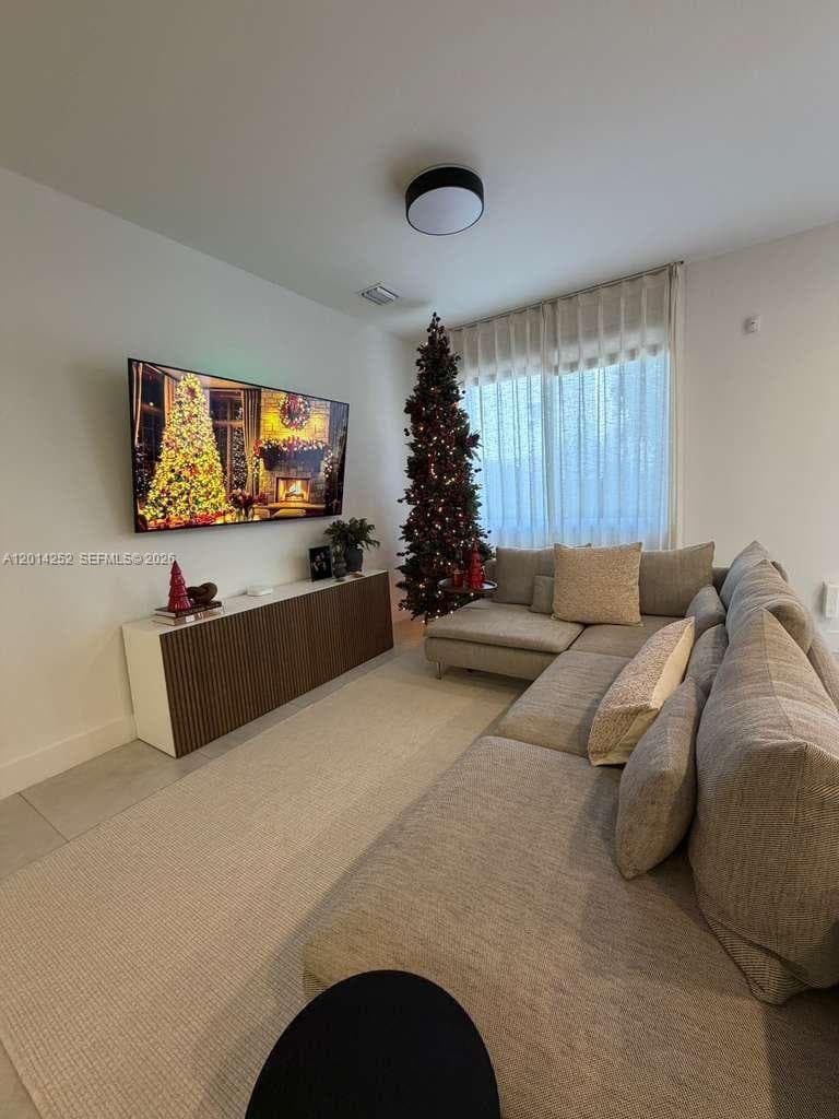 7187 NW 103 PATH # 7187, Miami FL 33178 — 6