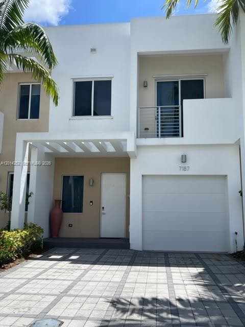 7187 NW 103 PATH # 7187, Miami FL 33178 — 1