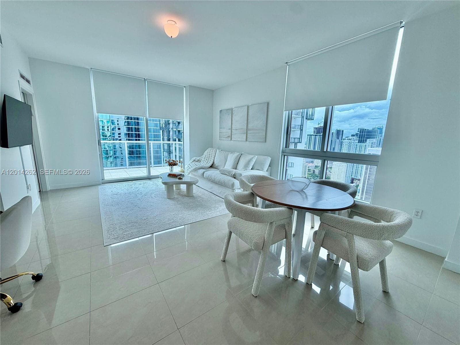 300 S Biscayne Blvd # 3701, Miami FL 33131 — 2