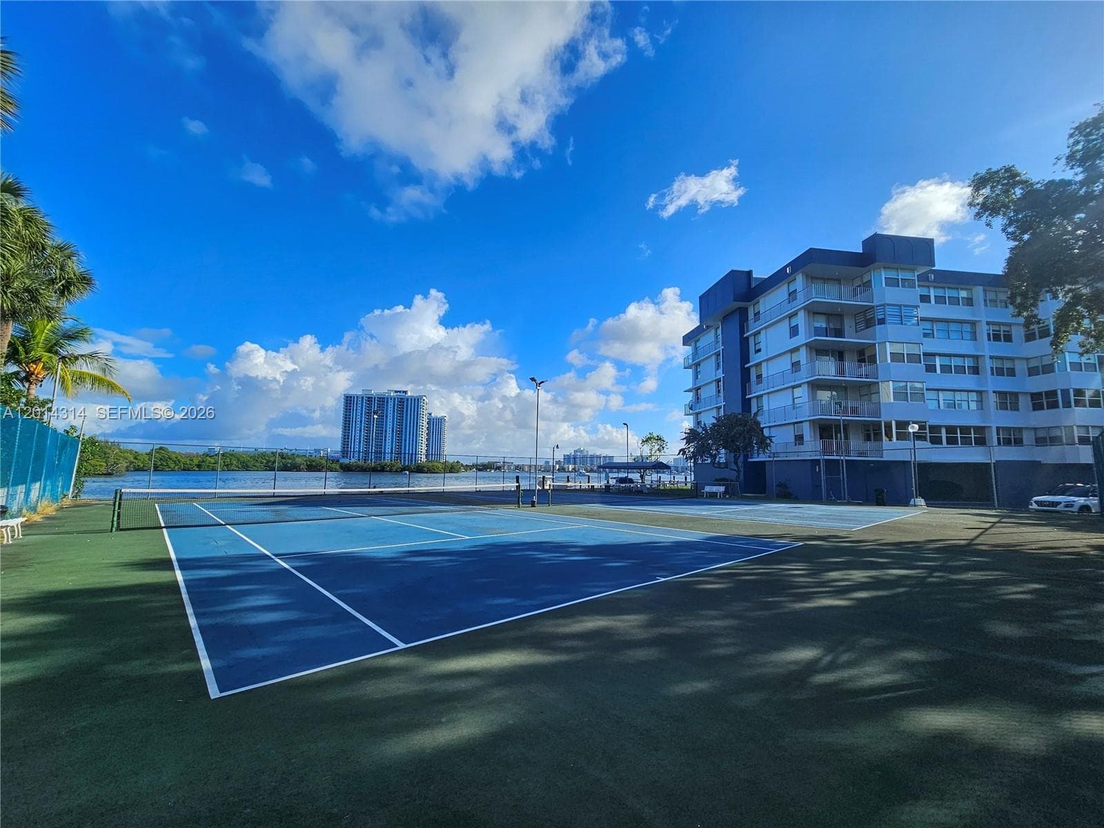 16546 NE 26th Ave # 5H, North Miami Beach FL 33160 — 18
