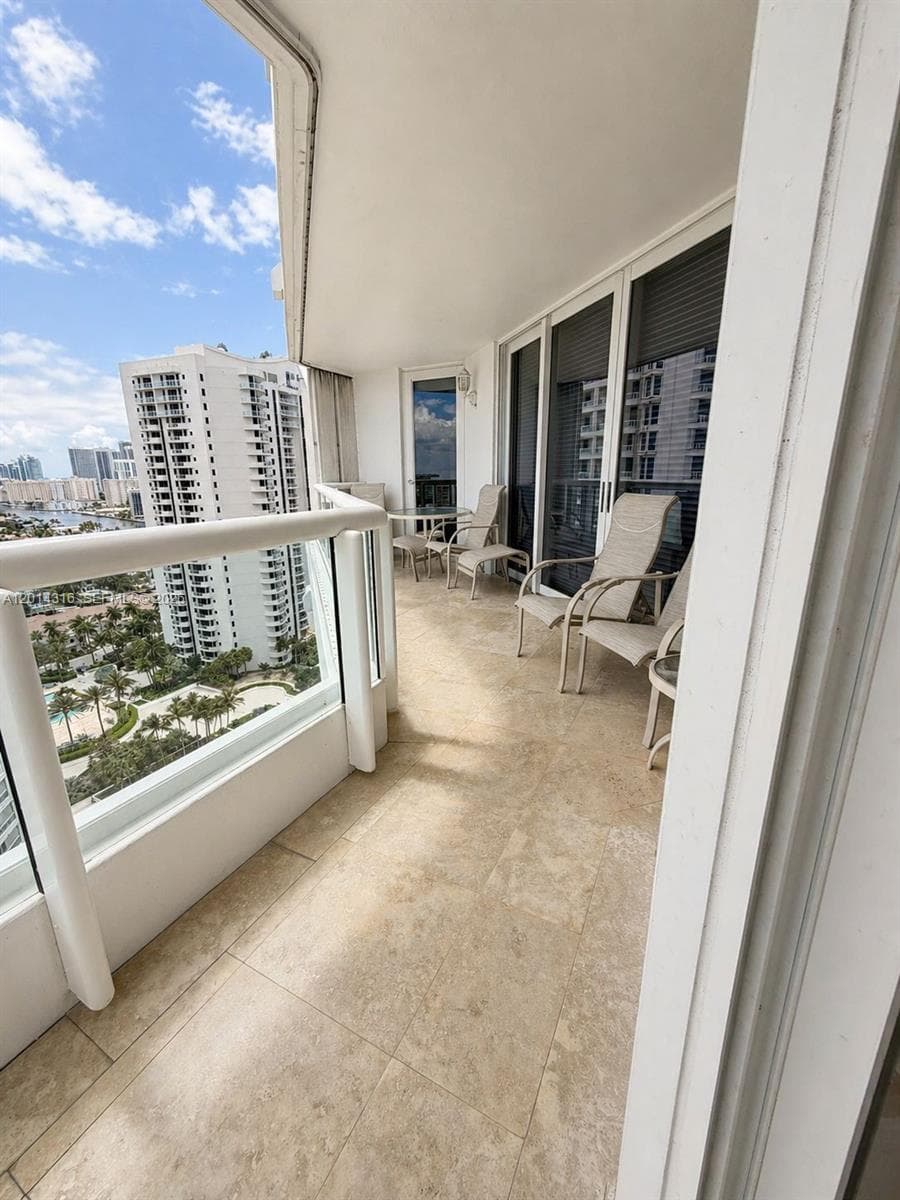 21055 Yacht Club Dr # 2403, Aventura FL 33180 — 19