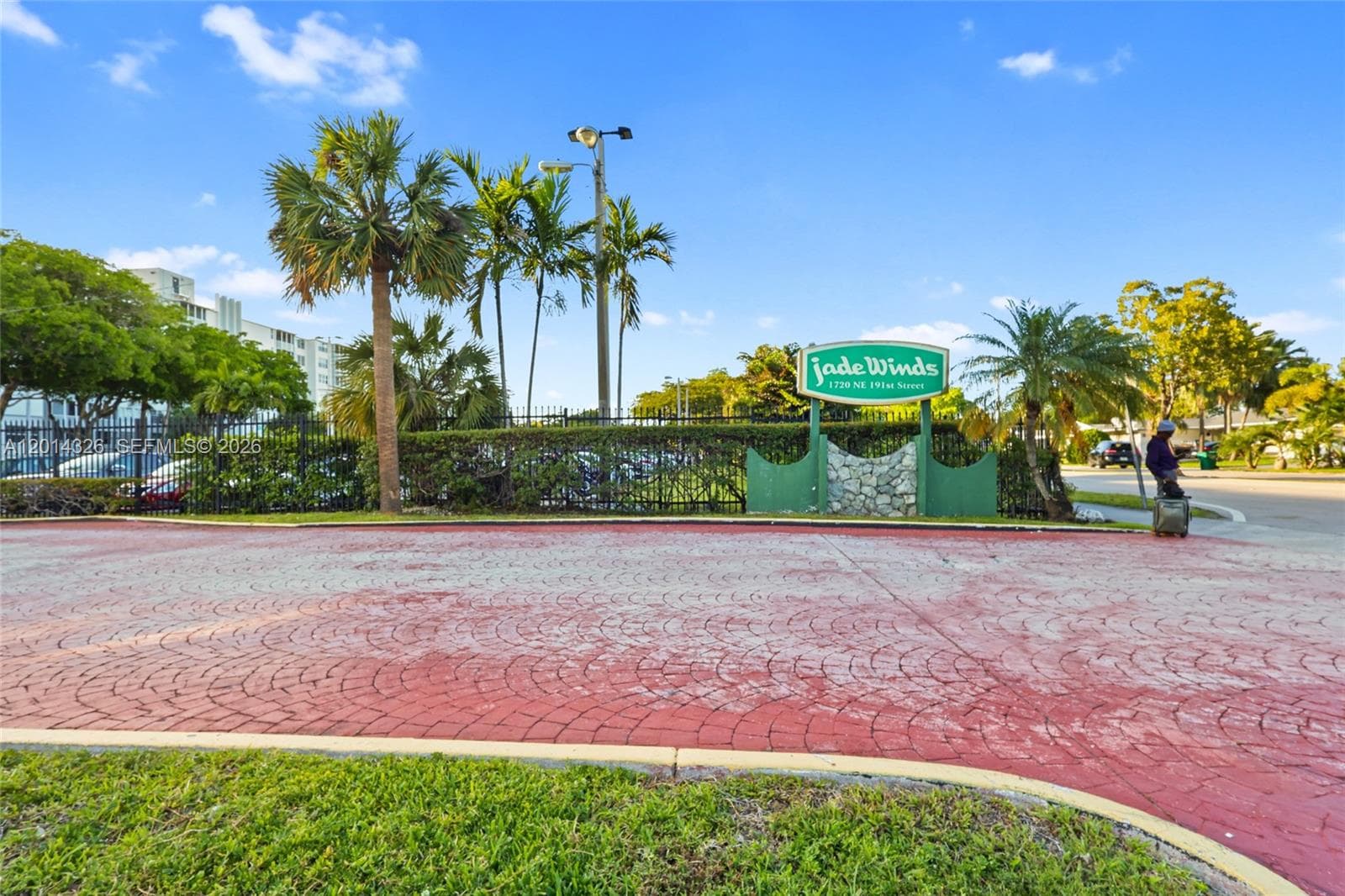 1770 NE 191st St # 1, Miami FL 33179 — 16