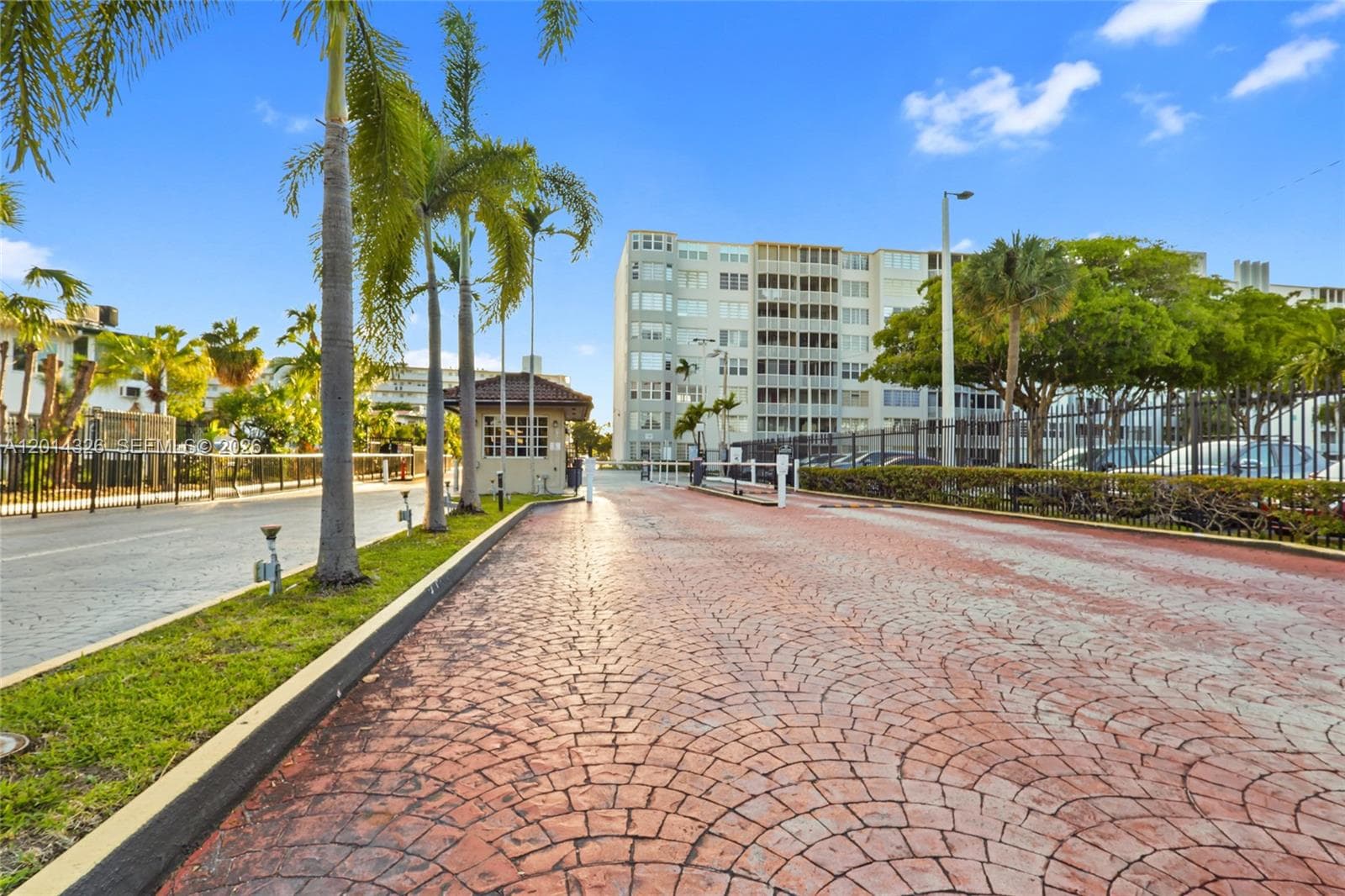 1770 NE 191st St # 1, Miami FL 33179 — 15