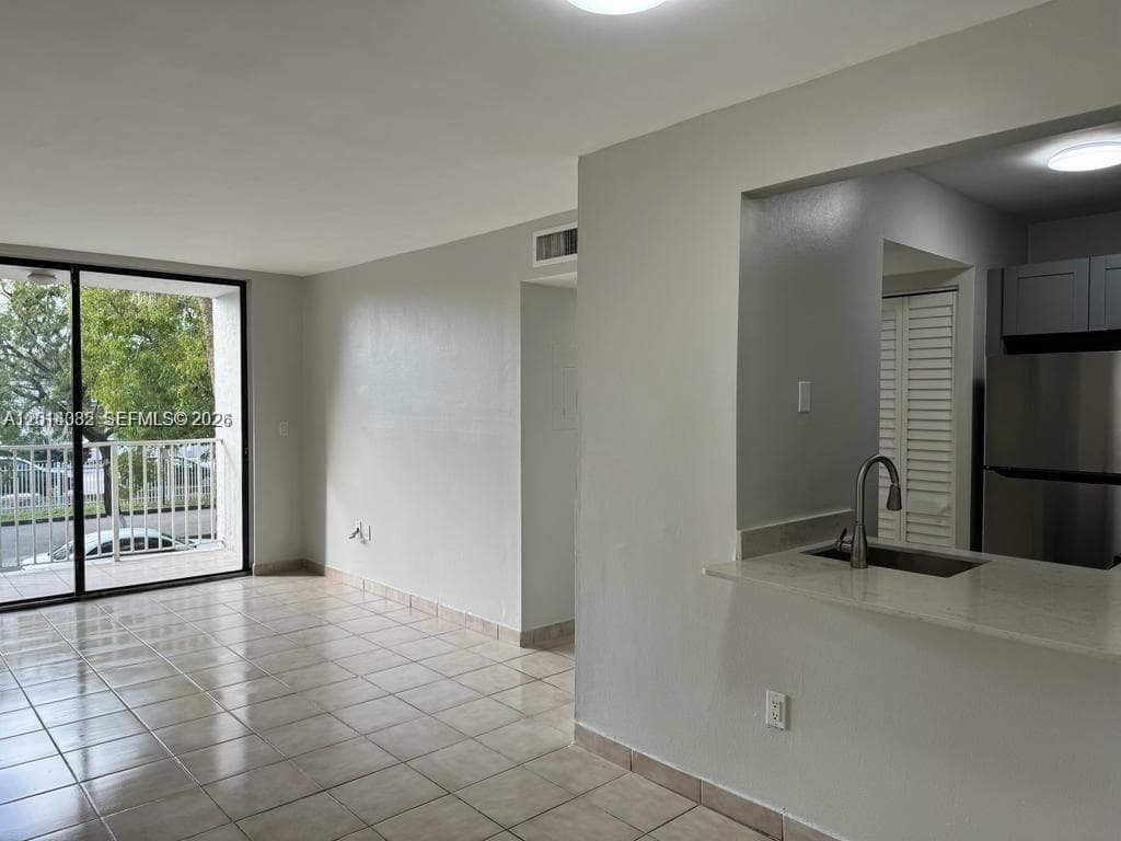 8185 NW 7th St # 205, Miami FL 33126 — 6