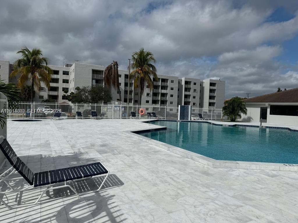 8185 NW 7th St # 205, Miami FL 33126 — 16