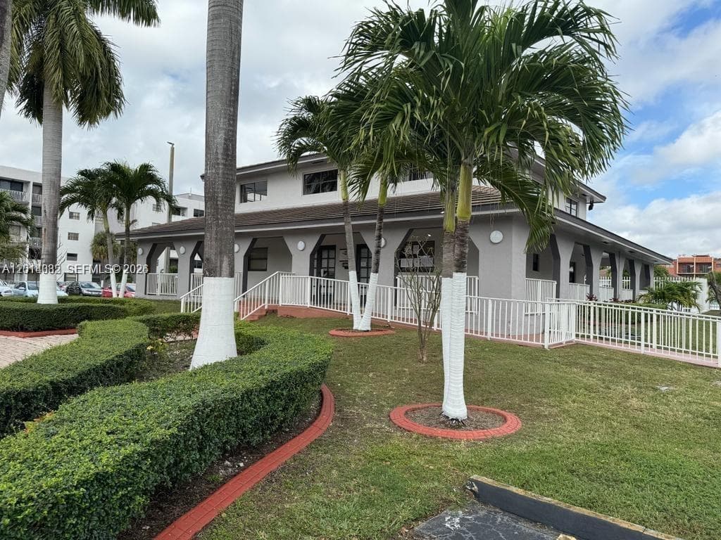 8185 NW 7th St # 205, Miami FL 33126 — 1
