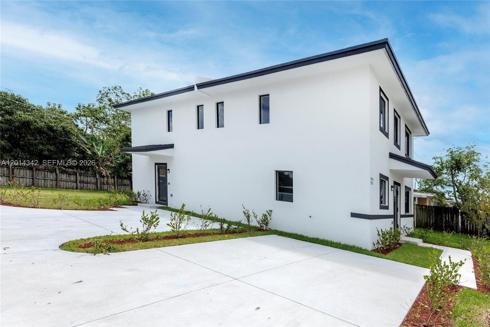 9155 NW 32 Ave, Miami FL 33147 — 2