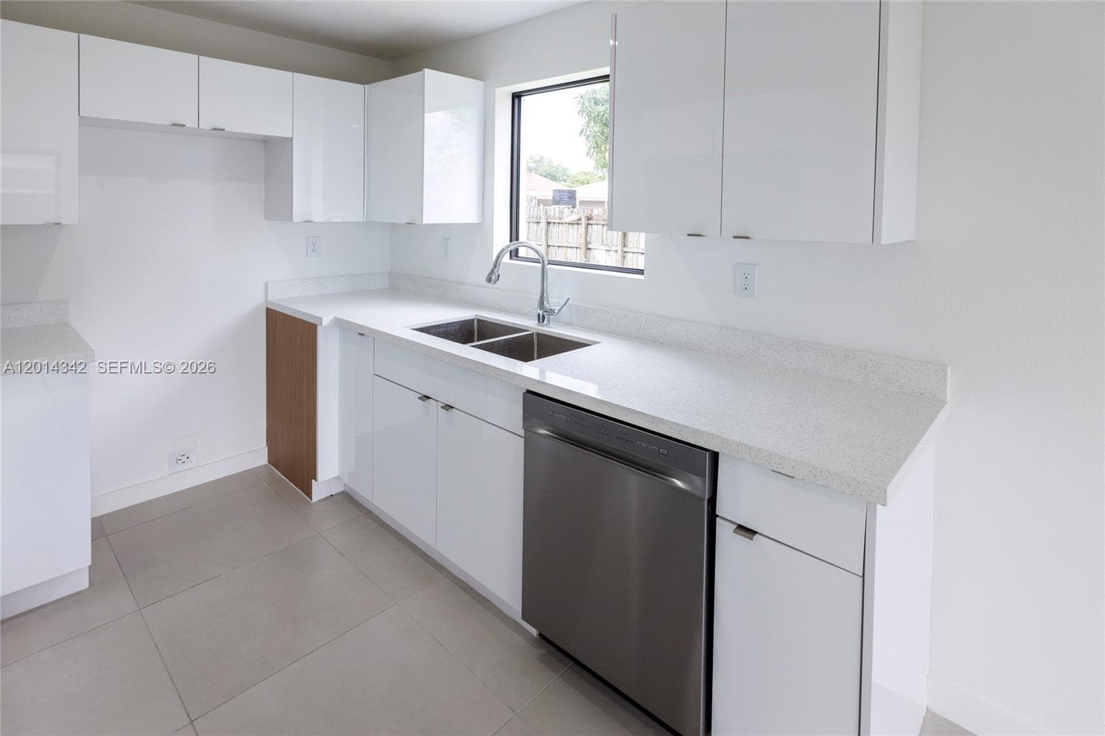 9155 NW 32 Ave, Miami FL 33147 — 6