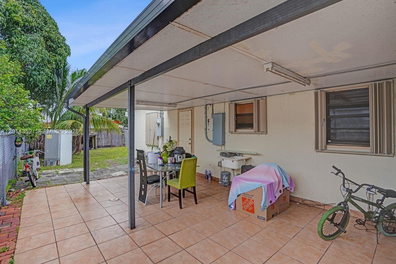 1379 NE 177th St, North Miami Beach FL 33162 — 23