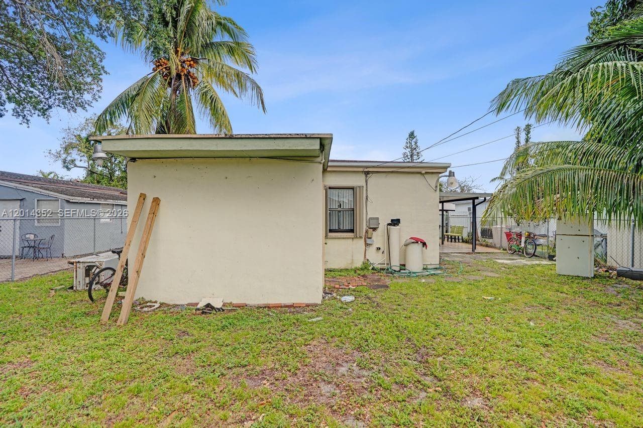 1379 NE 177th St, North Miami Beach FL 33162 — 27