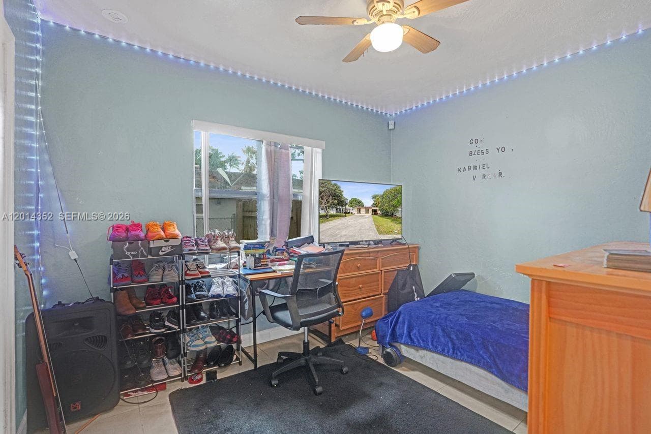 1379 NE 177th St, North Miami Beach FL 33162 — 16