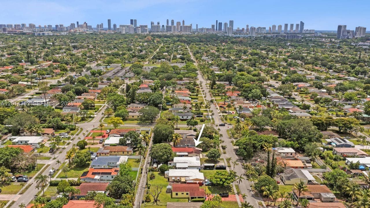 1379 NE 177th St, North Miami Beach FL 33162 — 32