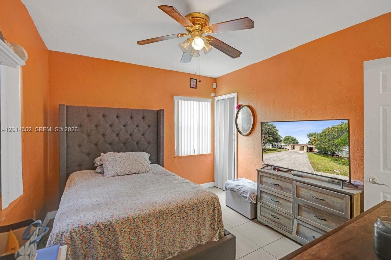 1379 NE 177th St, North Miami Beach FL 33162 — 20