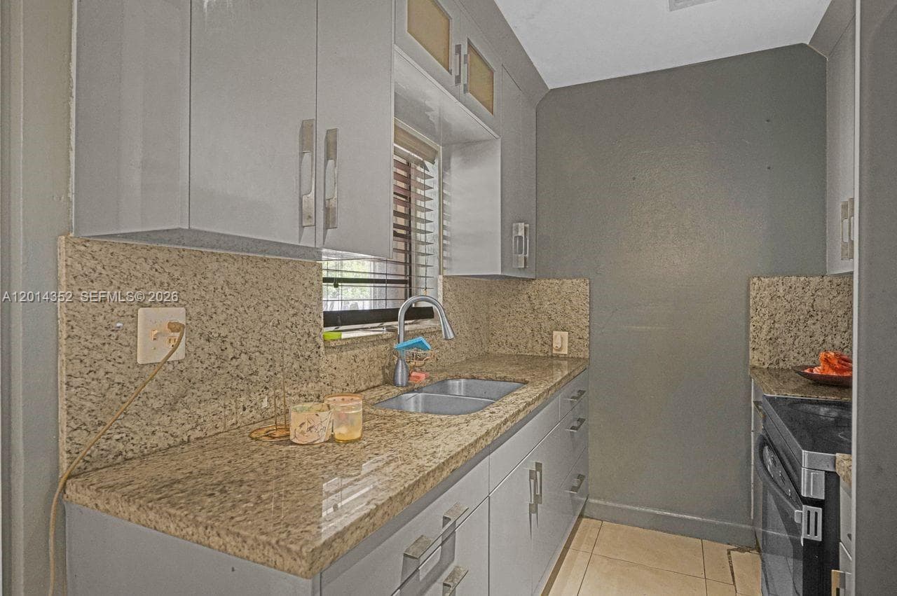 1379 NE 177th St, North Miami Beach FL 33162 — 14