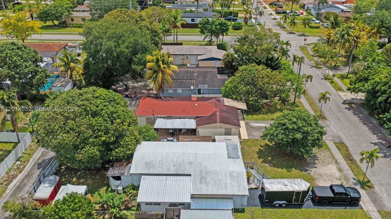 1379 NE 177th St, North Miami Beach FL 33162 — 31