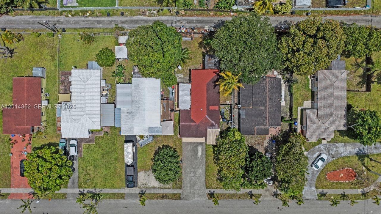 1379 NE 177th St, North Miami Beach FL 33162 — 29
