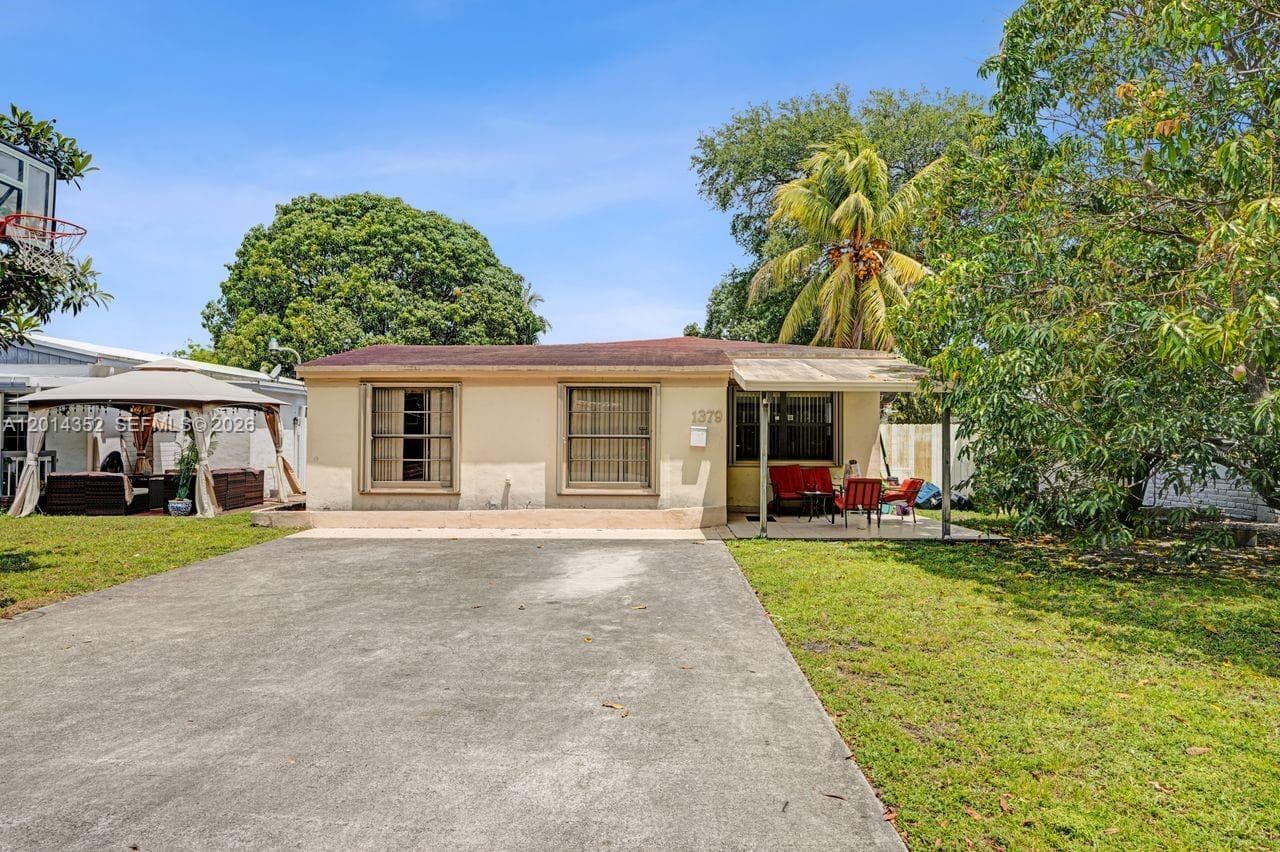 1379 NE 177th St, North Miami Beach FL 33162 — 4