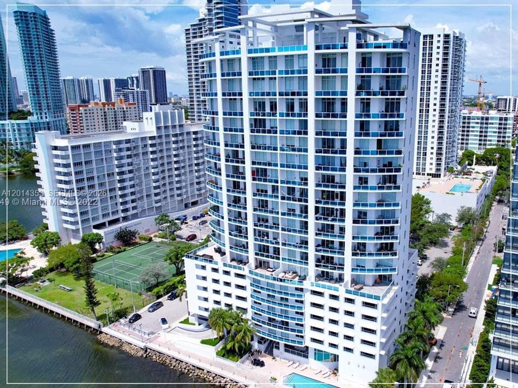 725 NE 22nd St # 16D, Miami FL 33137 — 33