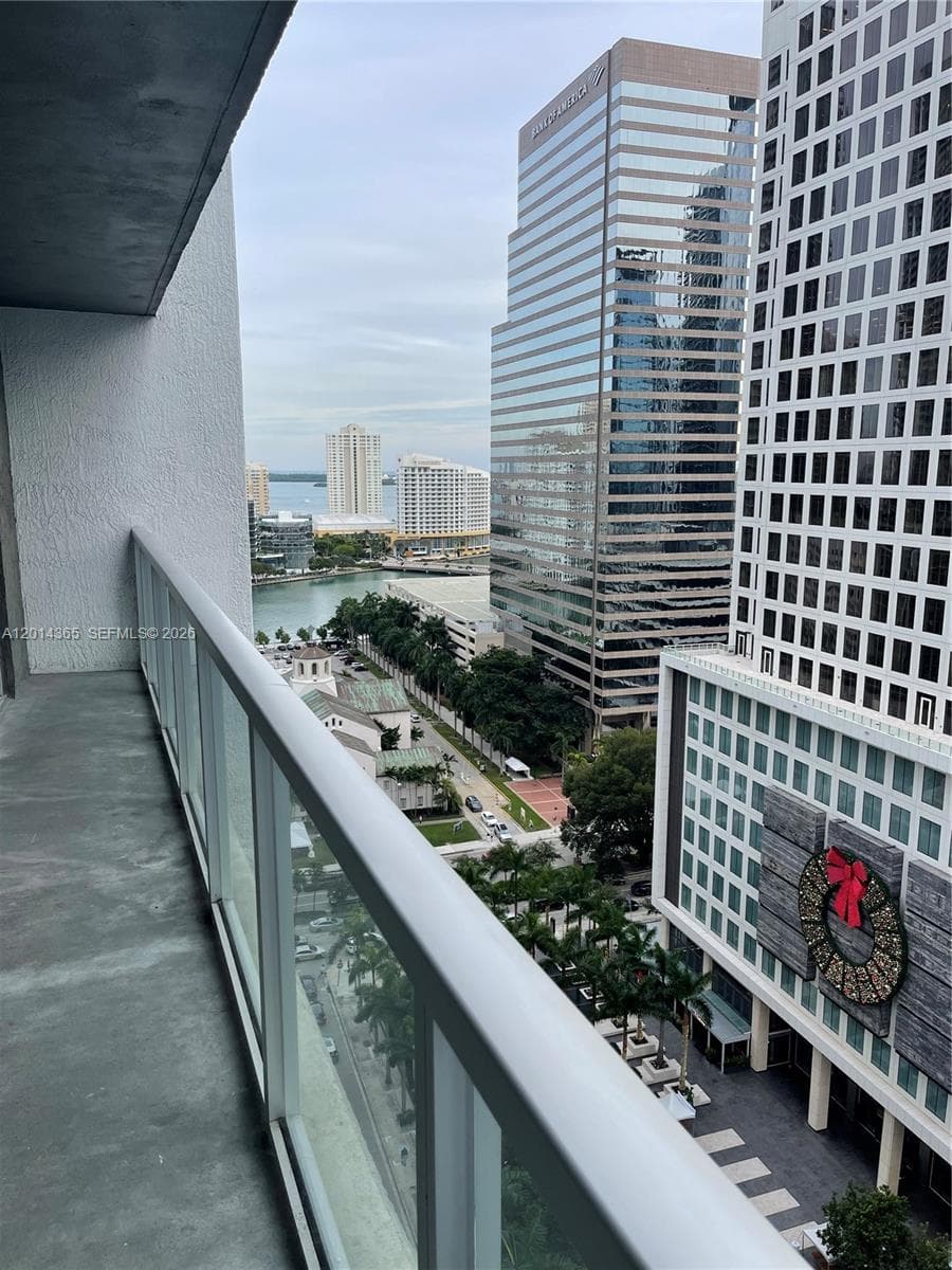 55 SE 6th St # 2106, Miami FL 33131 — 16