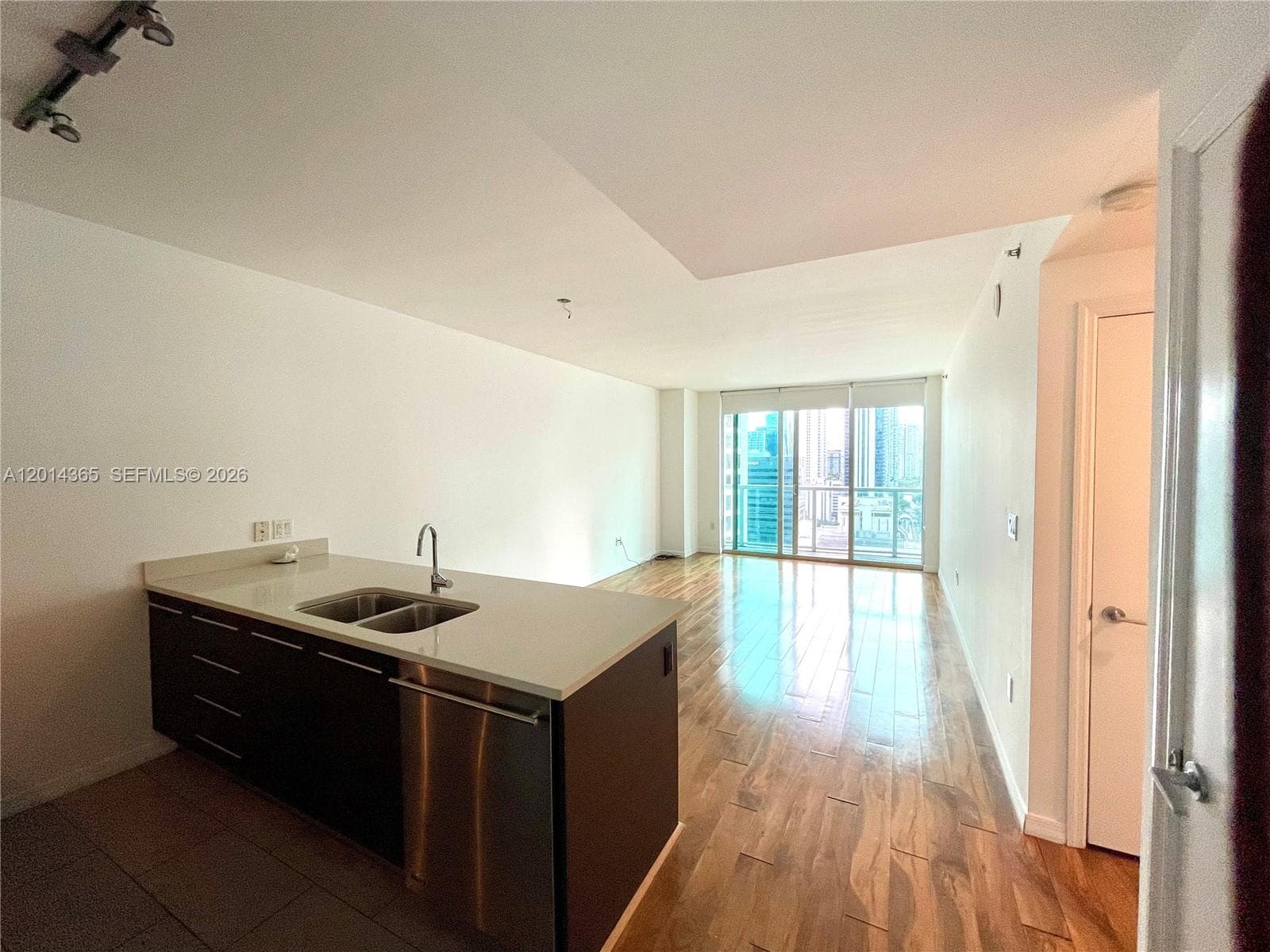 55 SE 6th St # 2106, Miami FL 33131 — 11