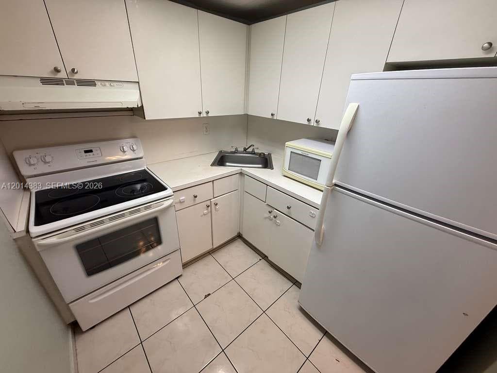 606 W 81st St # 316, Hialeah FL 33014 — 3