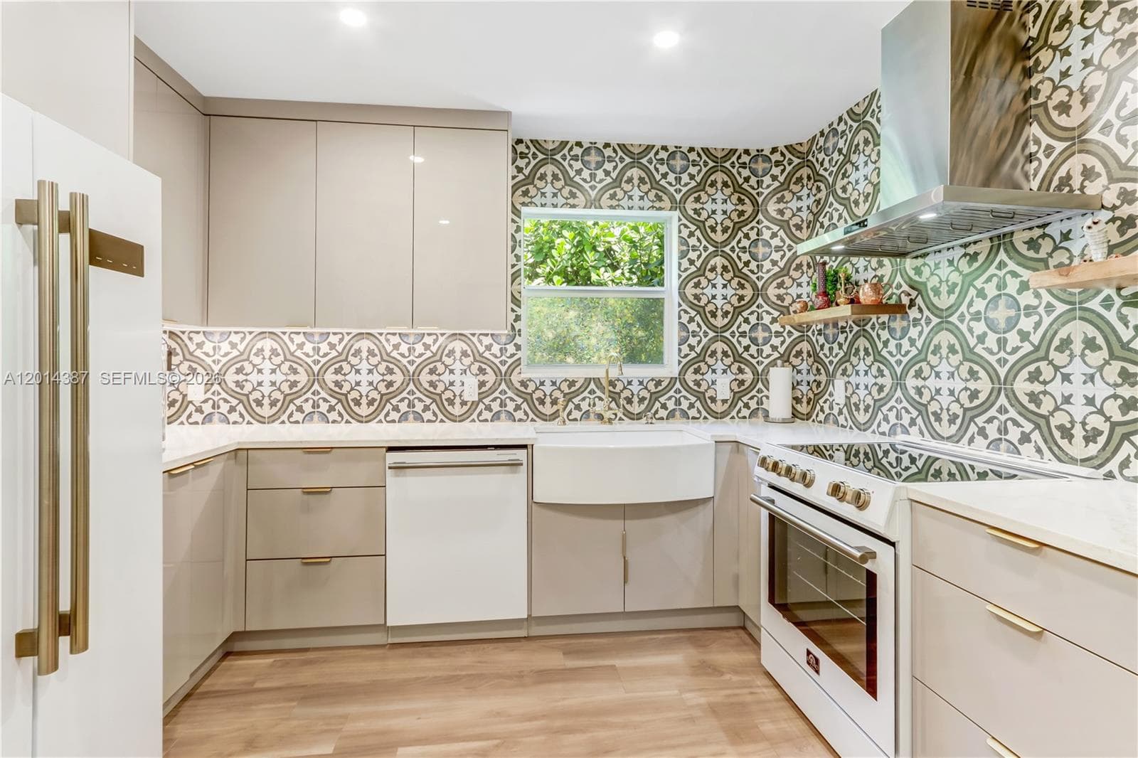815 Monterey St., Coral Gables FL 33134 — 5