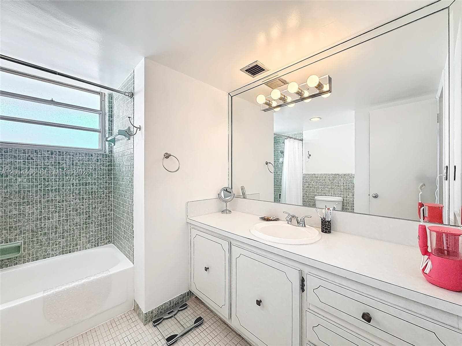 1401 NE Miami Gardens Dr # 286, Miami FL 33179 — 24