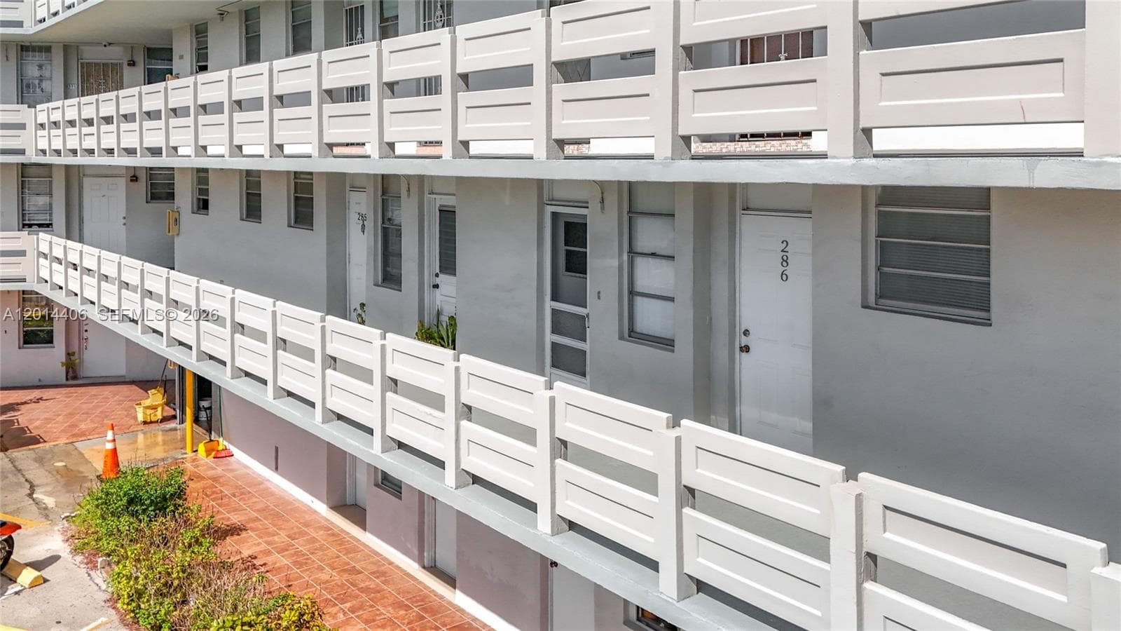 1401 NE Miami Gardens Dr # 286, Miami FL 33179 — 48