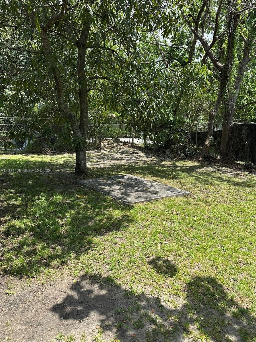 3566 Thomas Ave, Miami FL 33133 — 6