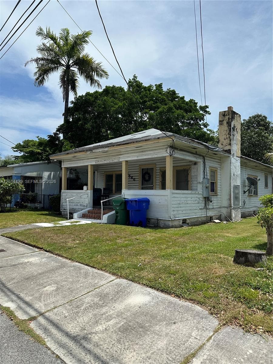 3566 Thomas Ave, Miami FL 33133 — 7